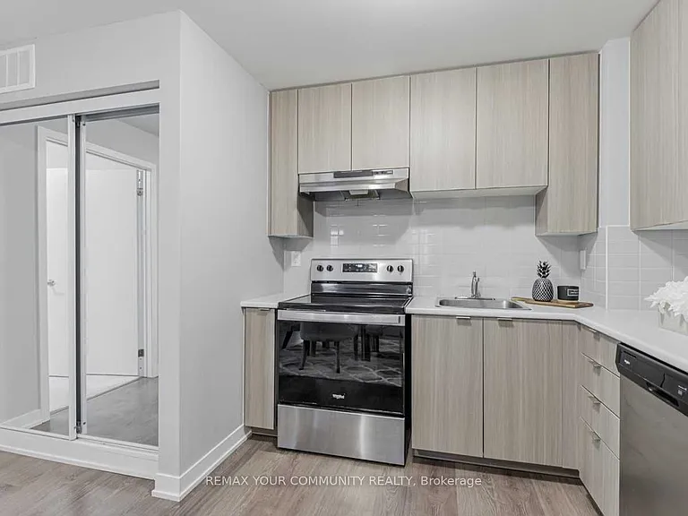 50 Orchid Place Dr #E18 — Photo 5