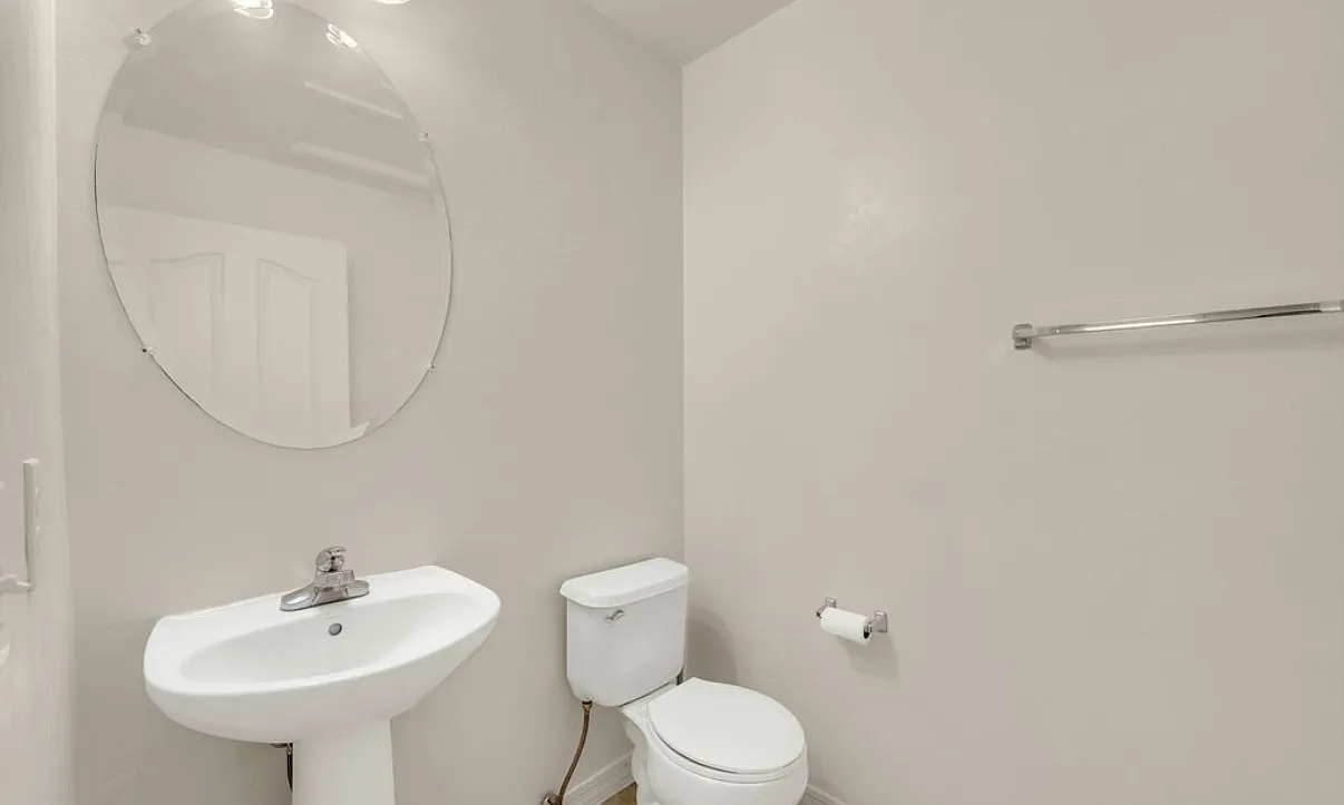 3 bed, 2.5 bath, 1378 sqft, $2,000 — Photo 3