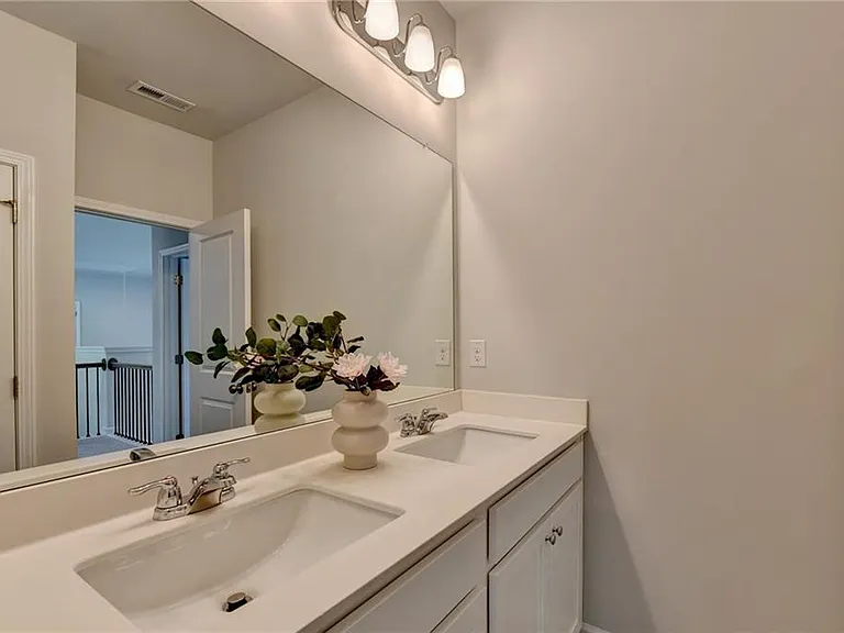 3828 Amicus Dr — Photo 38