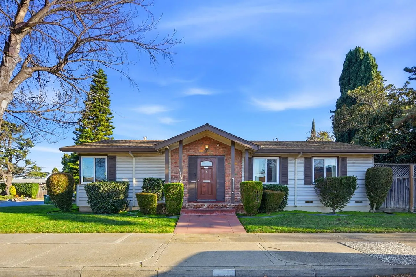 4588 Sloat Rd photo 1