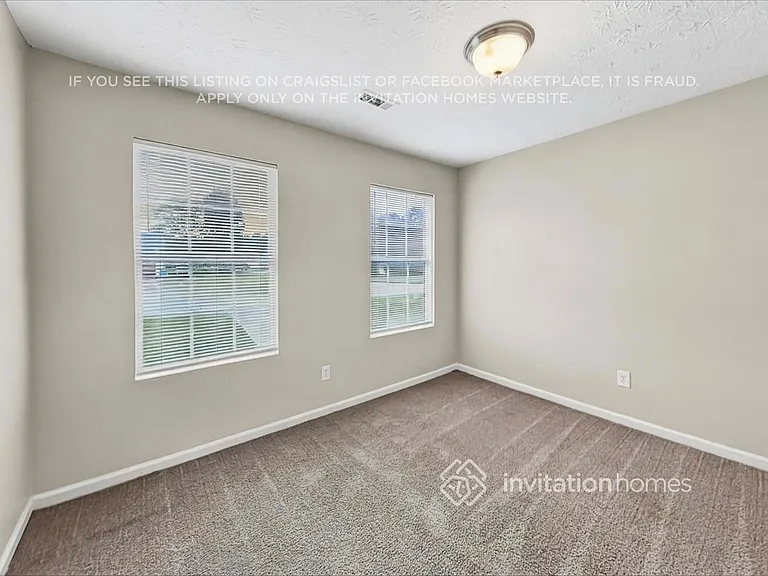 10 Summer Breeze Ct — Photo 17