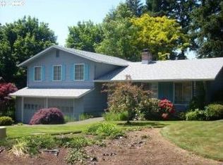 3225 Strathmore Pl, Eugene, OR 97405