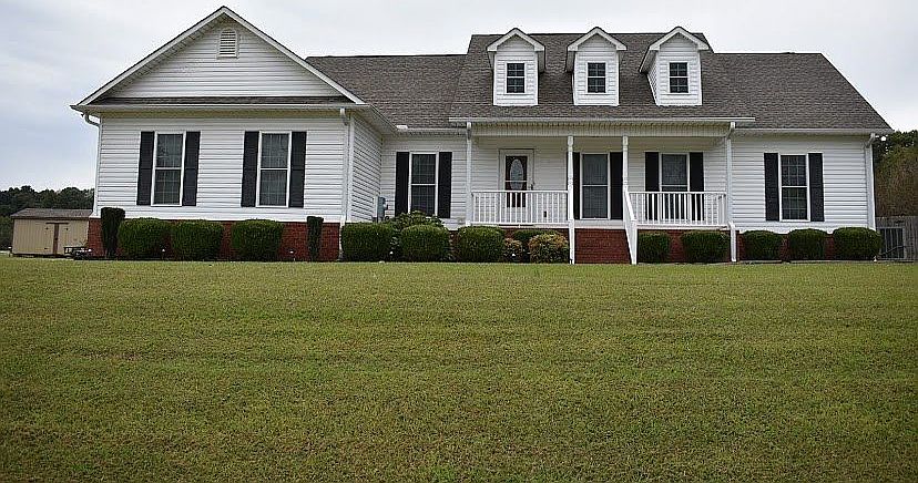 1st image of 10 Countryway Dr