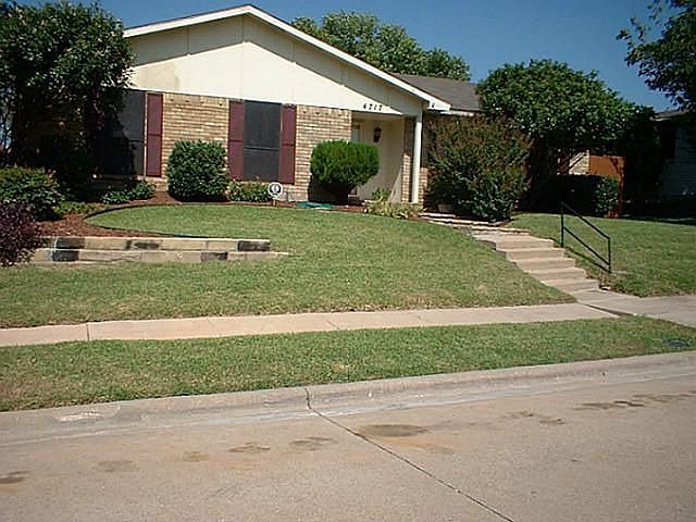 1st image of 4717 Roberts Dr