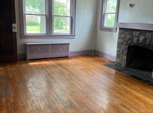 8 Myrtle Ave FLOOR 1, Hempstead, NY 11550