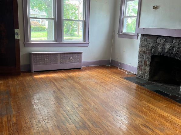 8 Myrtle Ave FLOOR 1