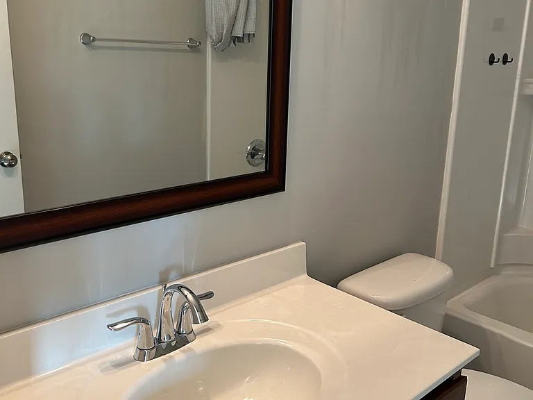 529 Finnegan Ln — Photo 12