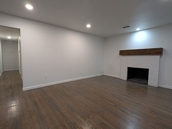 3rd image of 1406 Eastus Dr