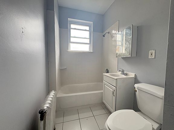 5th image of 213 S Harrison St #32