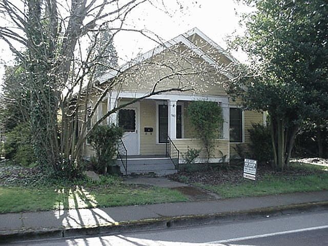 940 17th St. NE