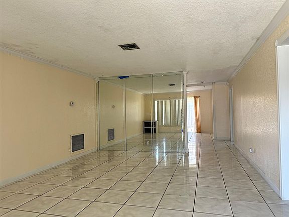 3rd image of 1904 SW 82nd Terrace