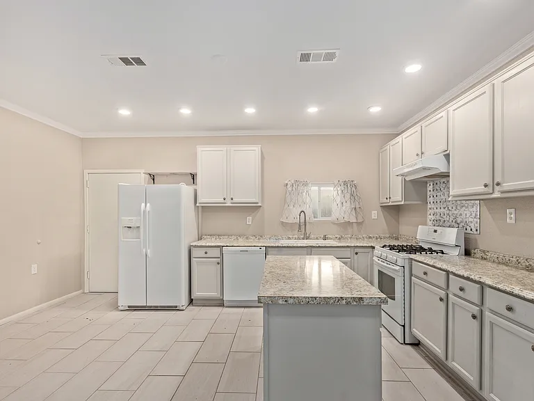 310 E Beech Ave — Photo 4