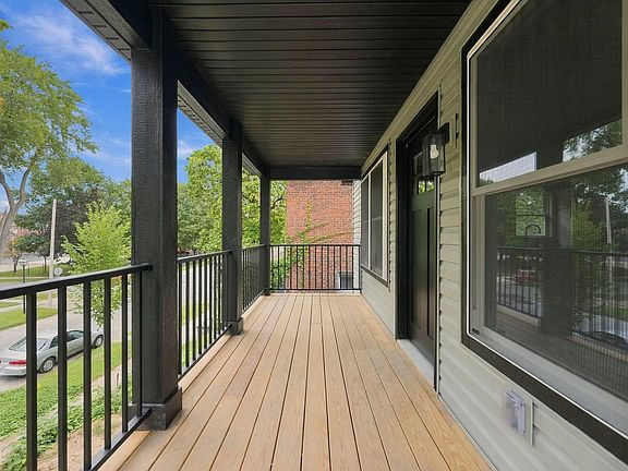 2nd image of 307 W Dewald St