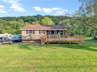 3038 Santiago Rd, Imperial, PA 15126