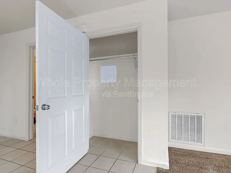 1577 Chase St — Photo 3