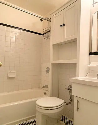 Rented by Living New York | media 13