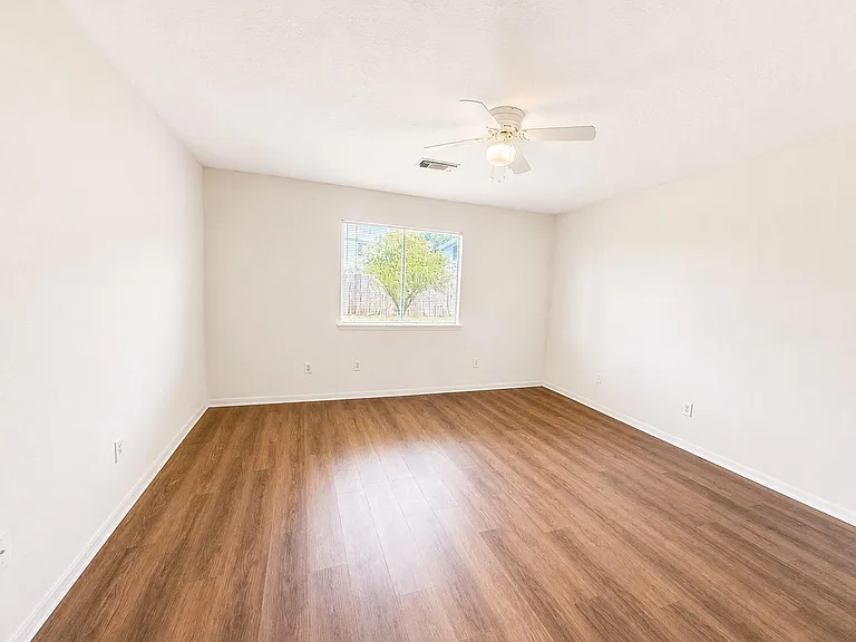 18023 Lago Forest Dr — Photo 15