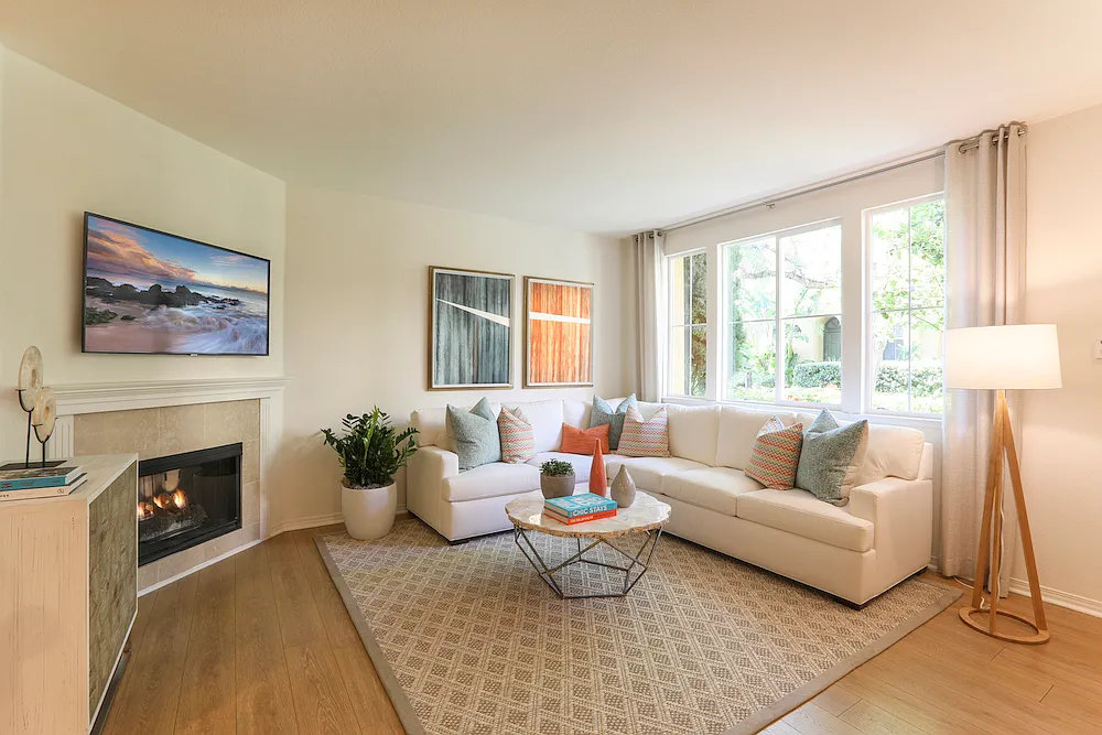 Newport Bluffs Apartment Village — Photo 2