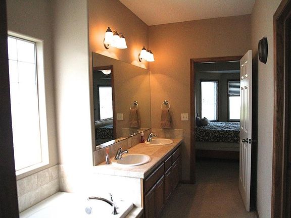 5th image of 555 N Stonetree Pl