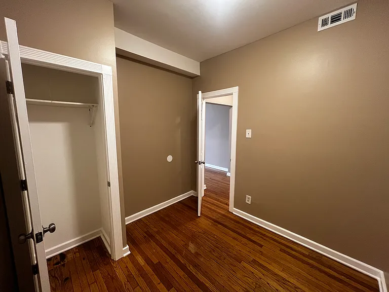 735 N Hamlin Ave #1 — Photo 6
