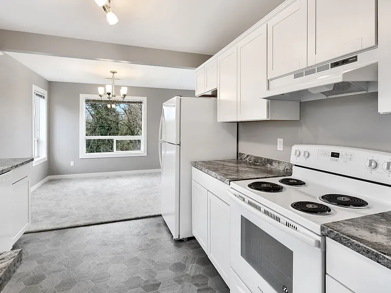 521 Main Pl — Photo 8