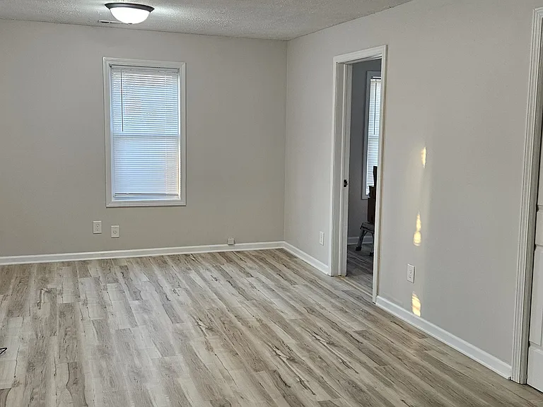 2217 Hester Ct — Photo 4