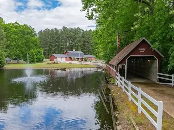 1058 Pine Log Rd, Skippers, VA 23879