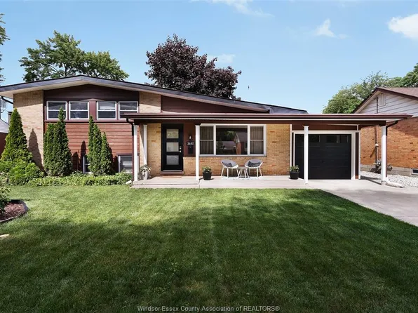 3680 Roxborough Blvd, Windsor, ON N9E 3A2