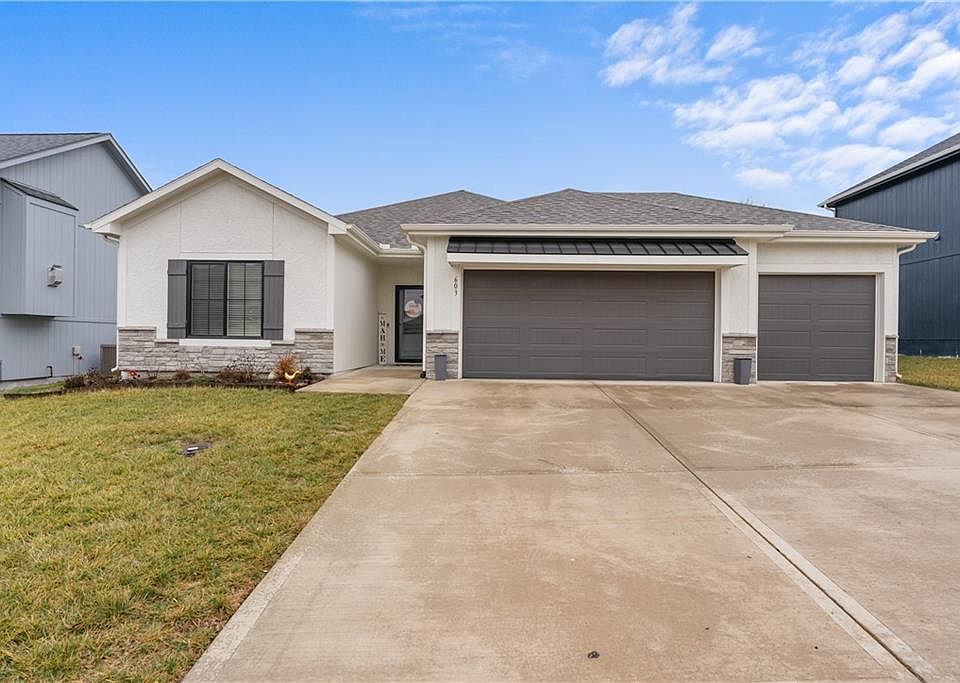 1st image of 603 SW Ridgeview Dr