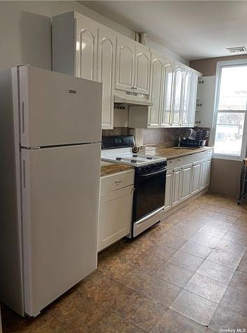 1st image of 60-33 55th St