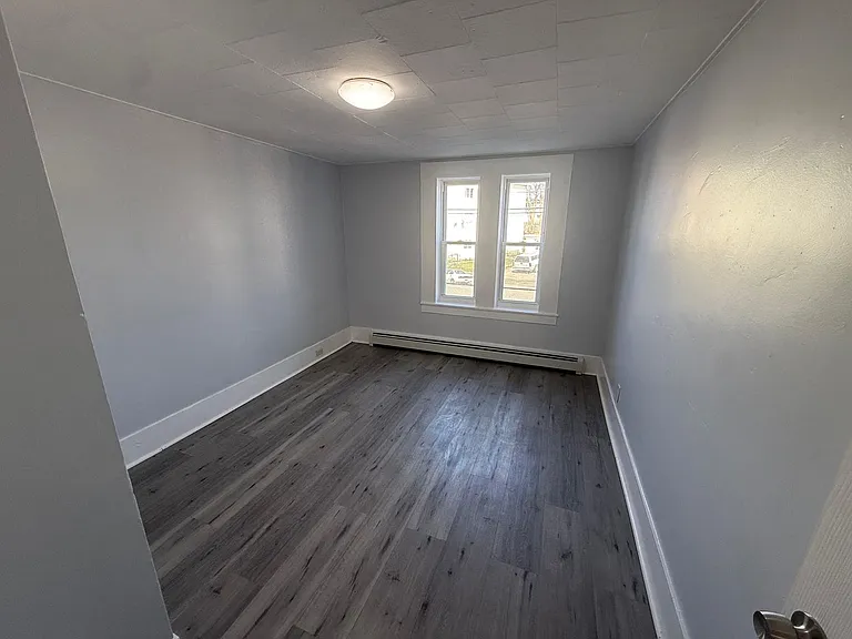 573 Main St — Photo 7