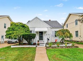 130 Helen Dr, Rossford, OH 43460