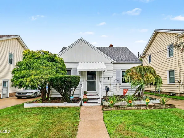 130 Helen Dr, Rossford, OH 43460