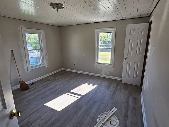 4th image of 2025 Main St