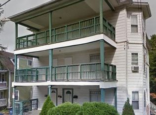 27 Phillips St, Amherst, MA 01002