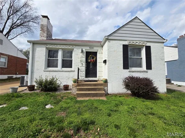 8261 Watson Rd, Saint Louis, MO 63119