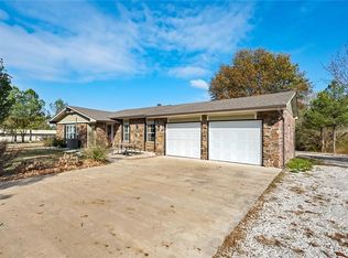 15392 Woods Lodge Rd, Garfield, AR 72732