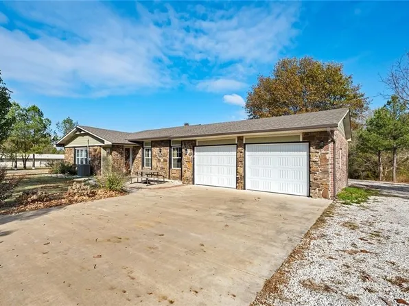15392 Woods Lodge Rd, Garfield, AR 72732