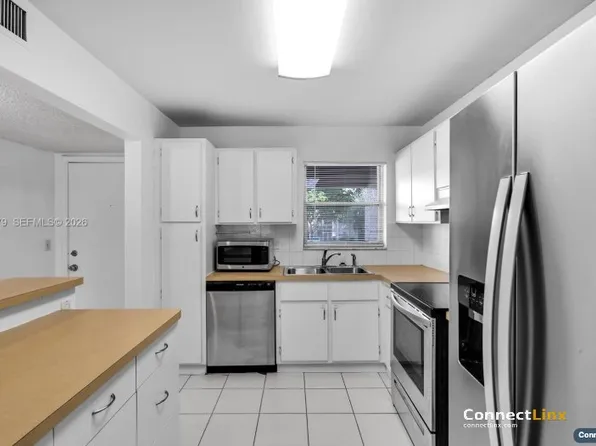 8513 Old Country Mnr, Fort Lauderdale, FL 33328
