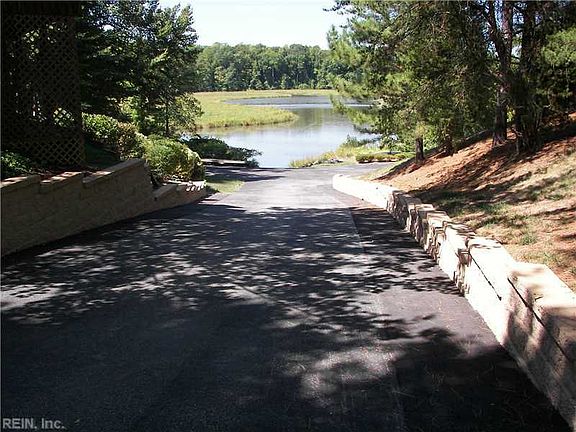 4th image of 219 Bridgewater Dr
