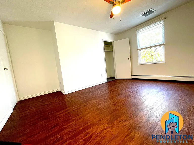 525 E 13th St #3 — Photo 4