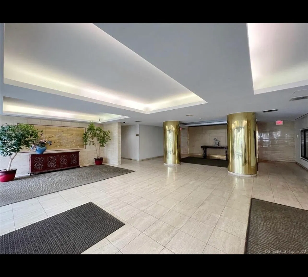 60 Strawberry Hill Ave — Photo 4