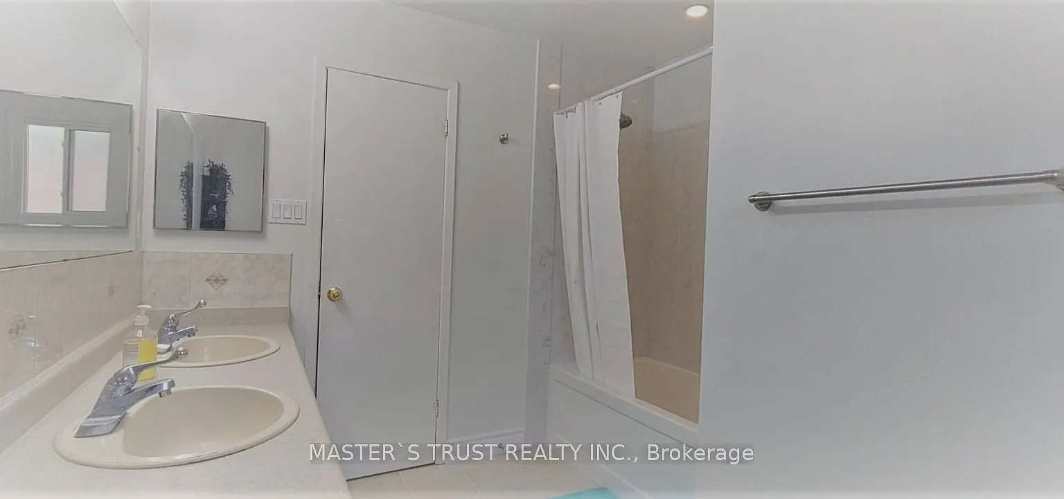 1 bed, $900 — Photo 4