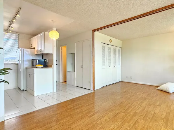 1025 Kalo Pl APT 1004, Honolulu, HI 96826