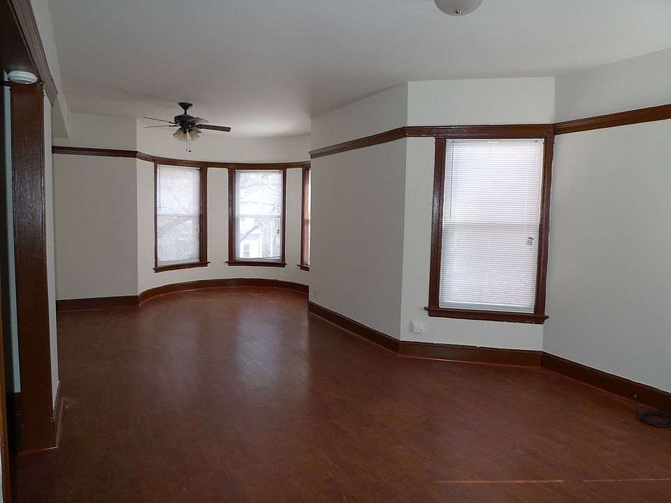 Living/Dining Area
