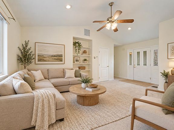 4th image of 3022 N Moorland Cir