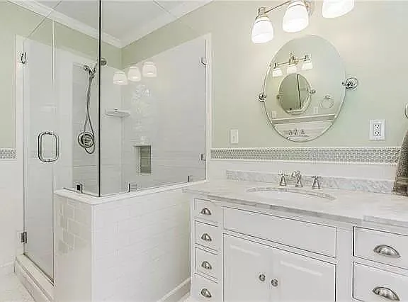 4938 Forest Ave — Photo 4