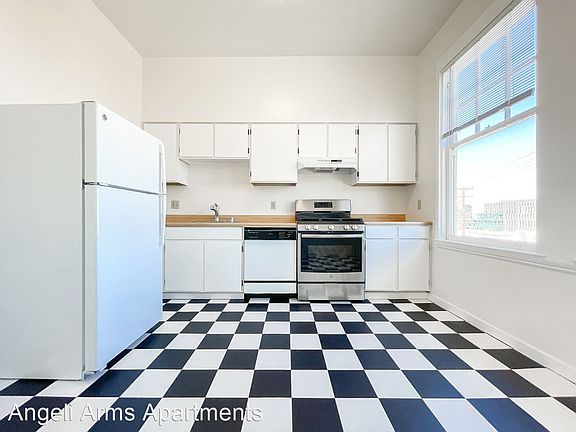 4th image of 1304 18th St #2