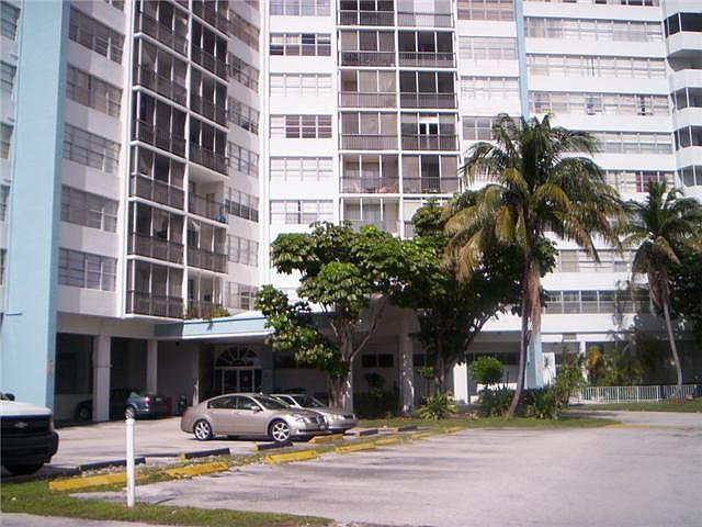 1st image of 1301 Miami Gardens Dr APT 321W