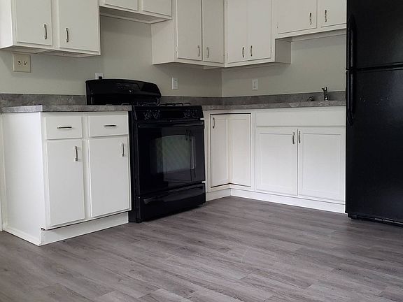 4th image of 2817 E Riverside Dr
